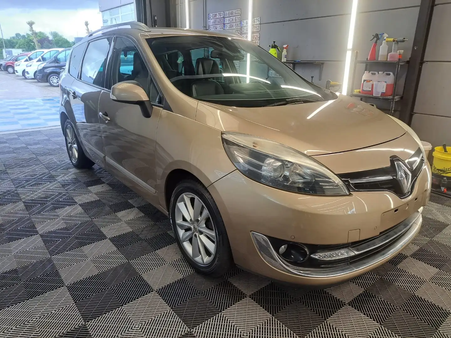 Renault Scenic megane 140000km 7-zitplaatsen Euro 5. Beige - 2