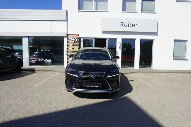 Lexus NX 300h 2WD
