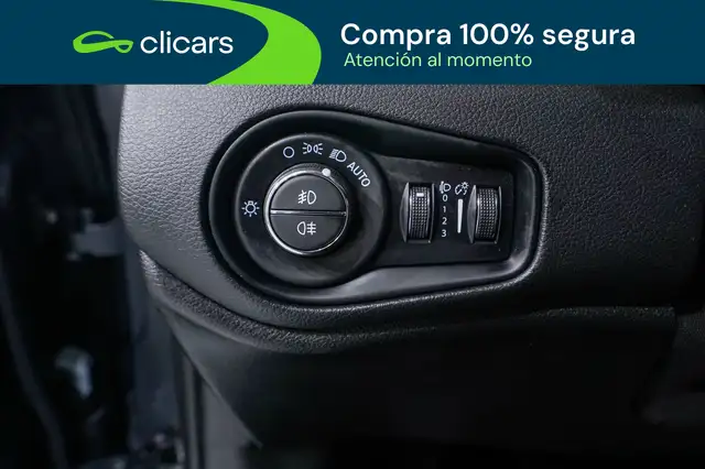 Jeep Renegade view 25