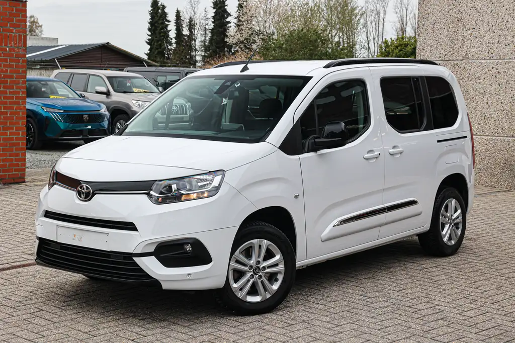 Toyota Proace City 2024 из Европы — купить под ключ