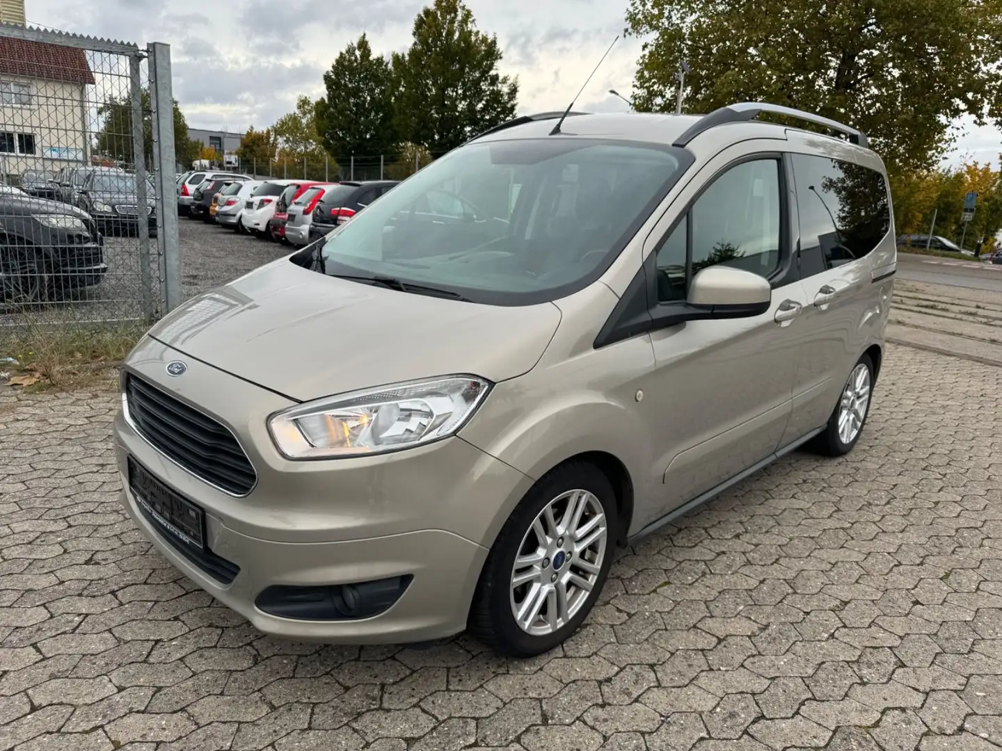 Ford Tourneo Courier Titanium*Klimatr*98tkm* - 1