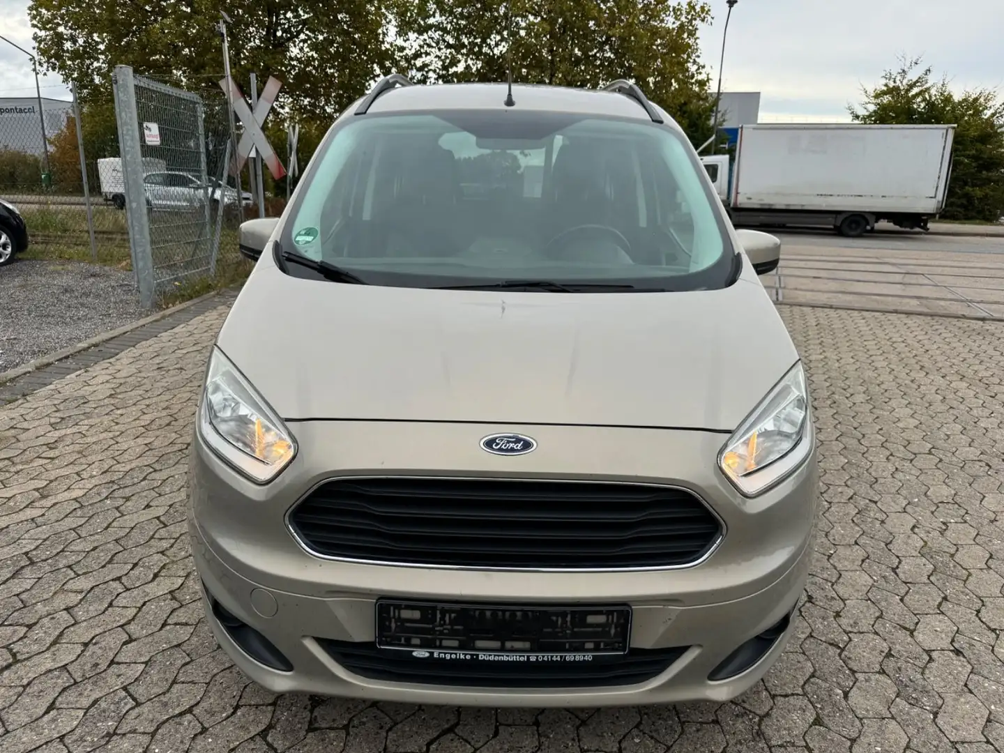 Ford Tourneo Courier Titanium*Klimatr*98tkm* - 2