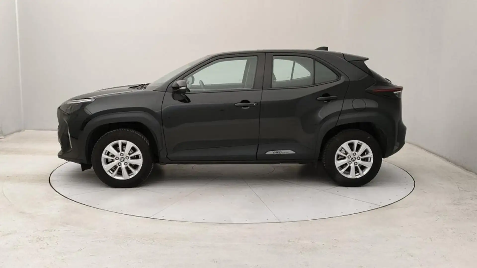 Toyota Yaris Cross 1.5h Business fwd 116cv e-cvt Schwarz - 2