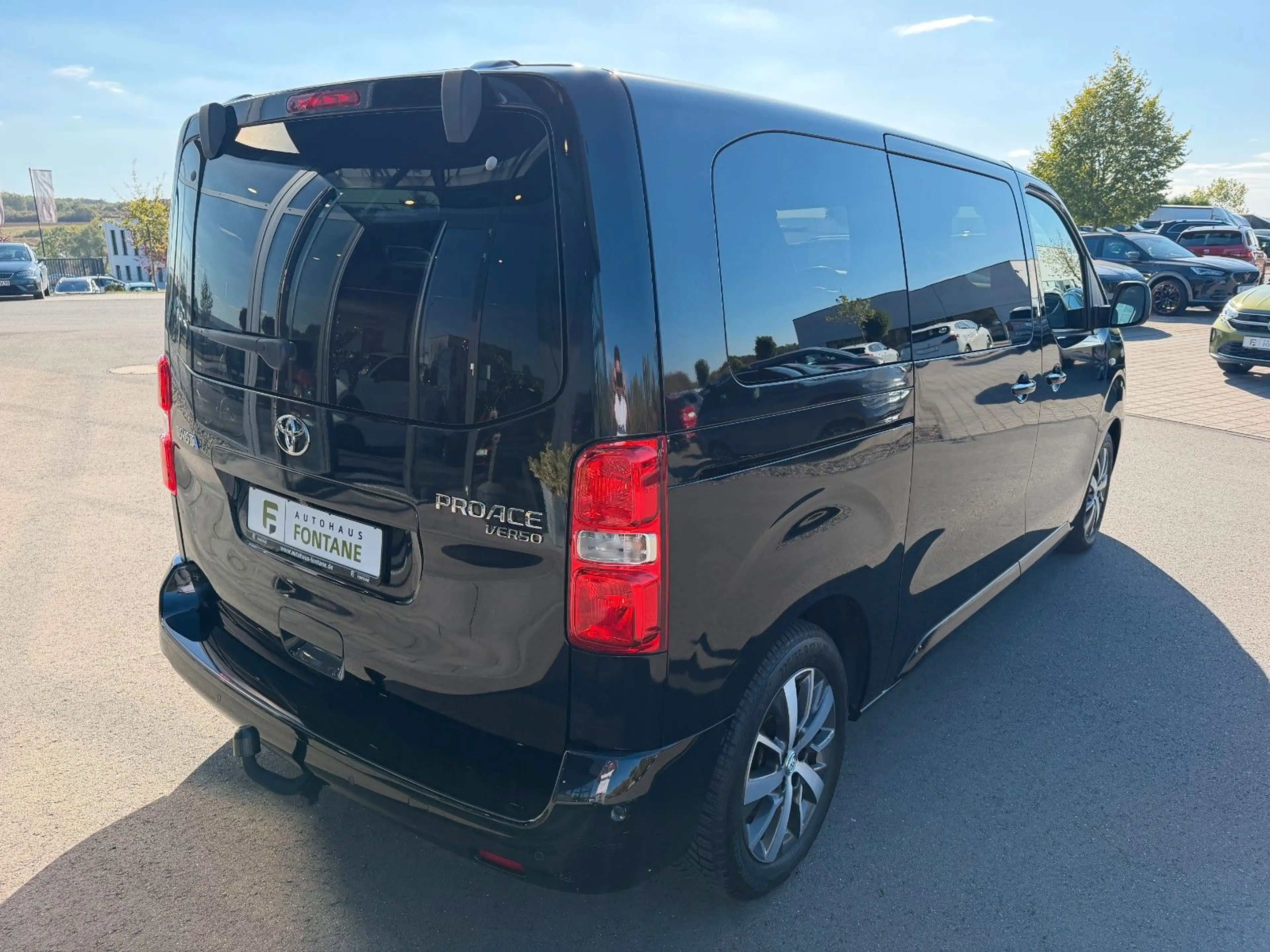Toyota Proace Verso L1 Standhz Leder .-Sitzer Pano AHK — photo 6