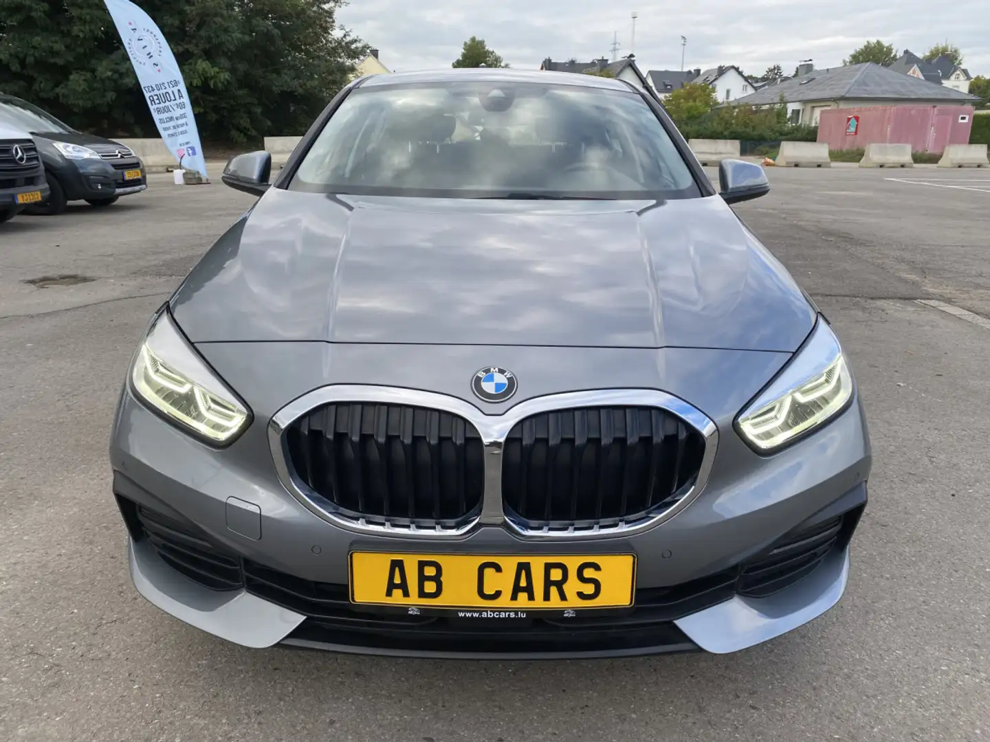 BMW 118 118i A 136cv 2xPDC Apple Carplay LED Gris - 2