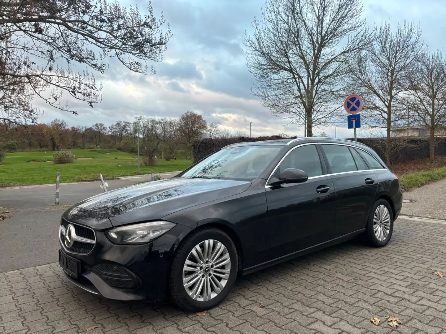 Mercedes-Benz C 220 T d 4Matic Navi Leder Pano Schwarz - 2