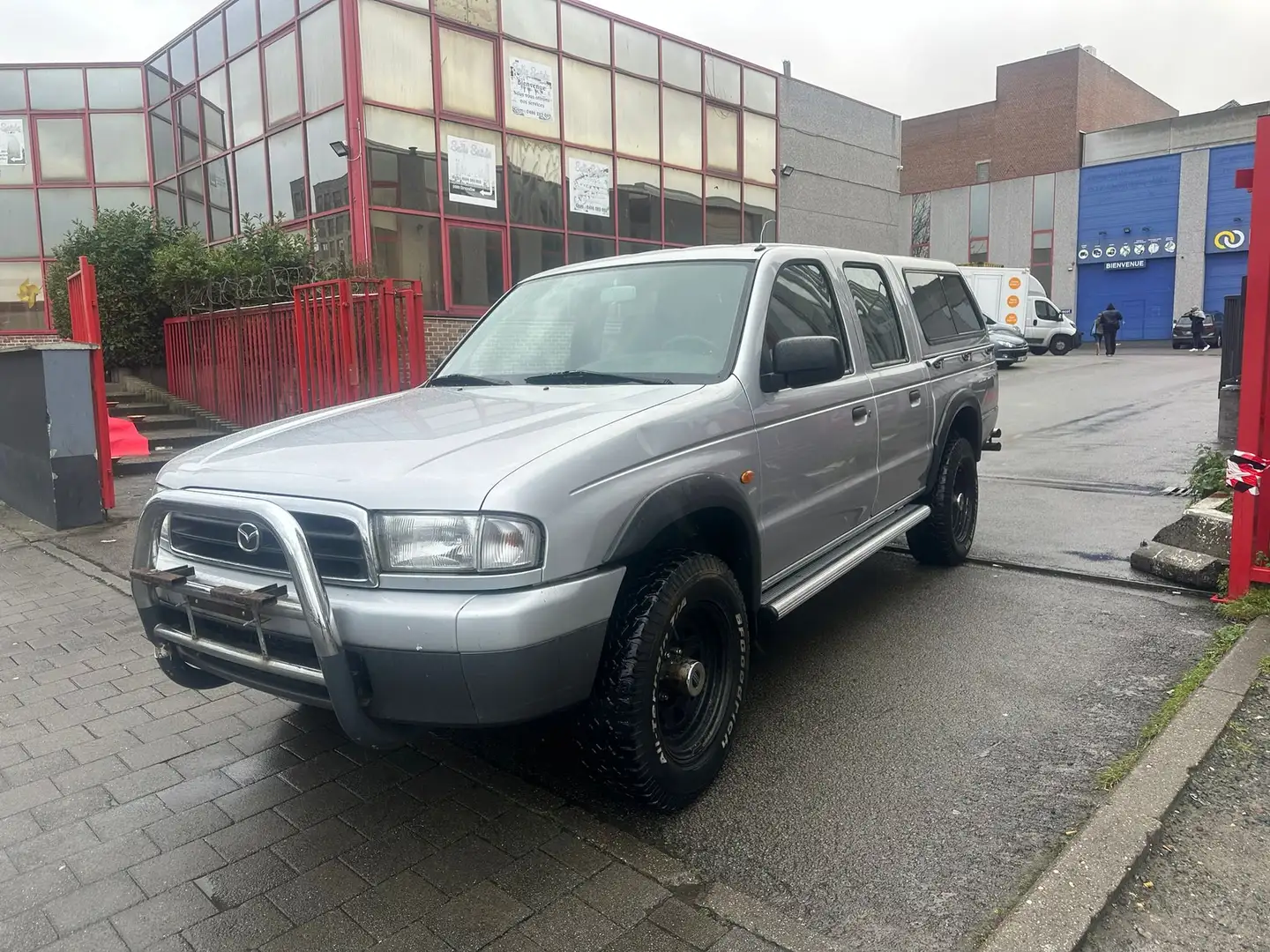 Mazda B Series 2.5 Turbo 4x4 Gümüş rengi - 1