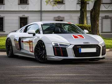 R8 V10 5.2 FSI RWS 1 of 999 S tronic
