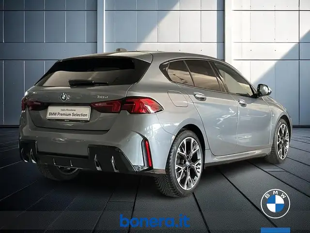 BMW 1 Series view 6