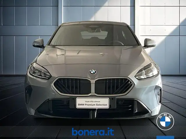 BMW 1 Series view 3
