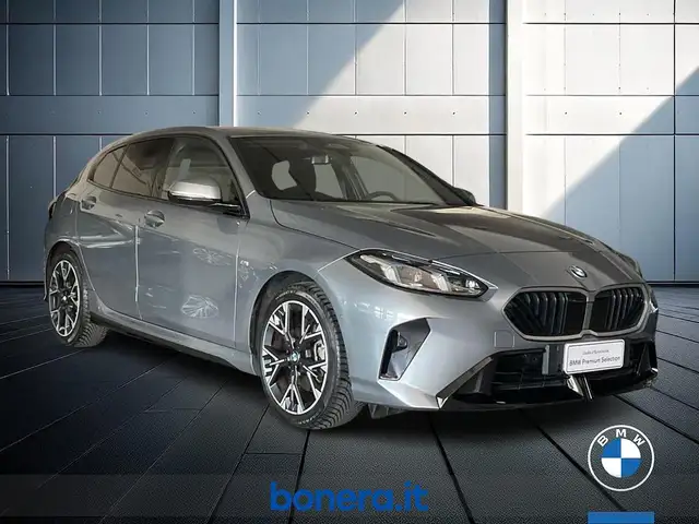 BMW 1 Series view 4