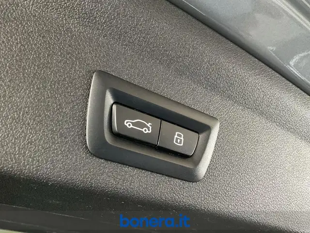 BMW 1 Series view 14