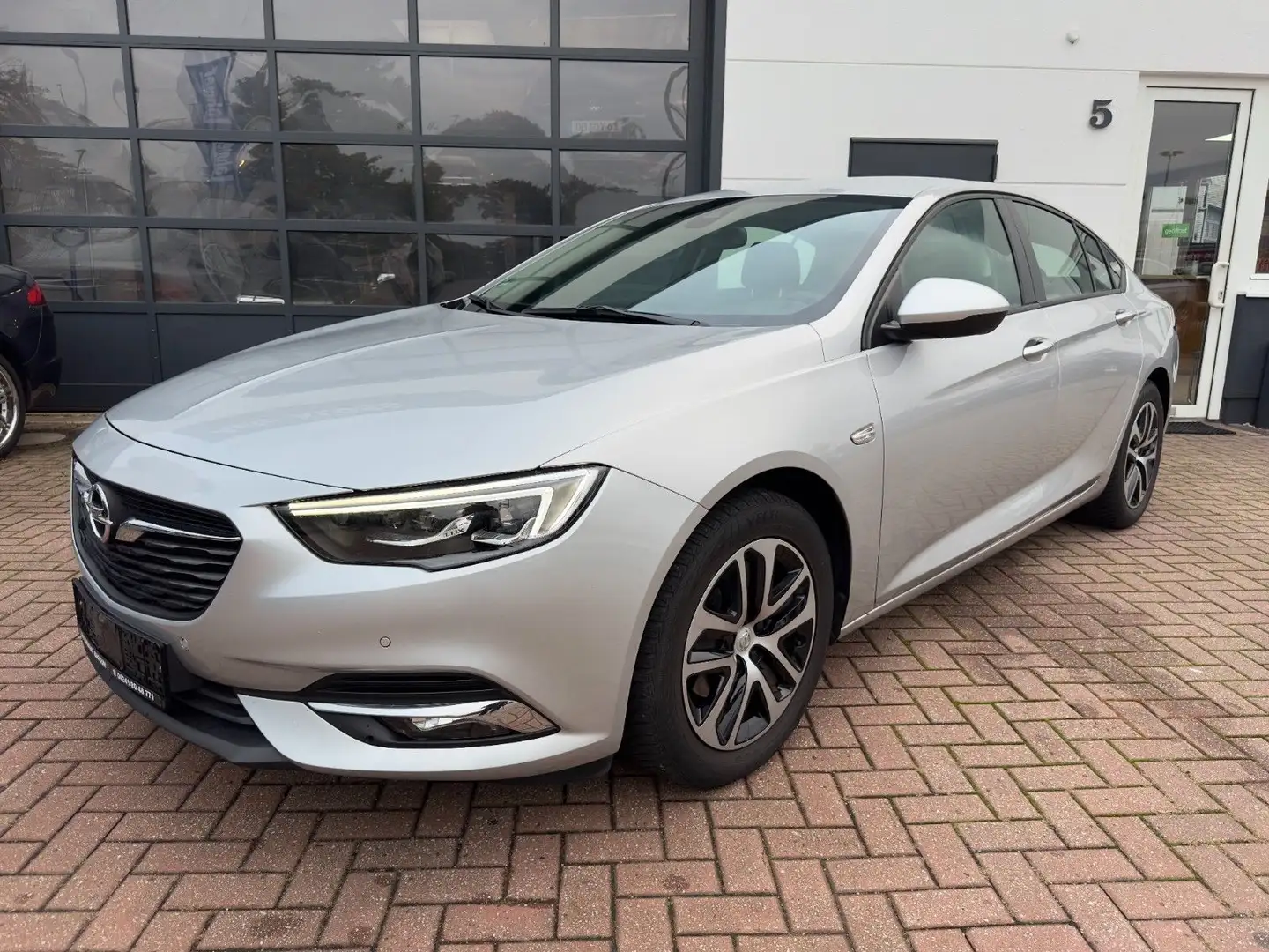 Opel Insignia Grand Sport Business Edition Silber - 1