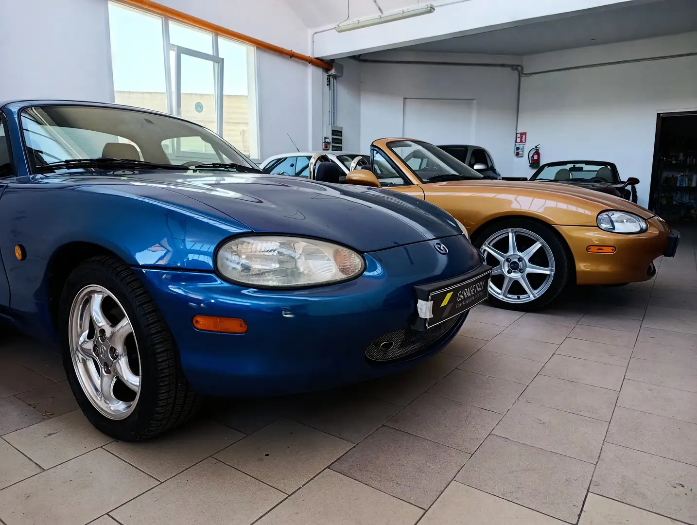 Mazda MX-5 Mazda MX-5 1.8i 16V cat 10th Anniversary Albastru - 1