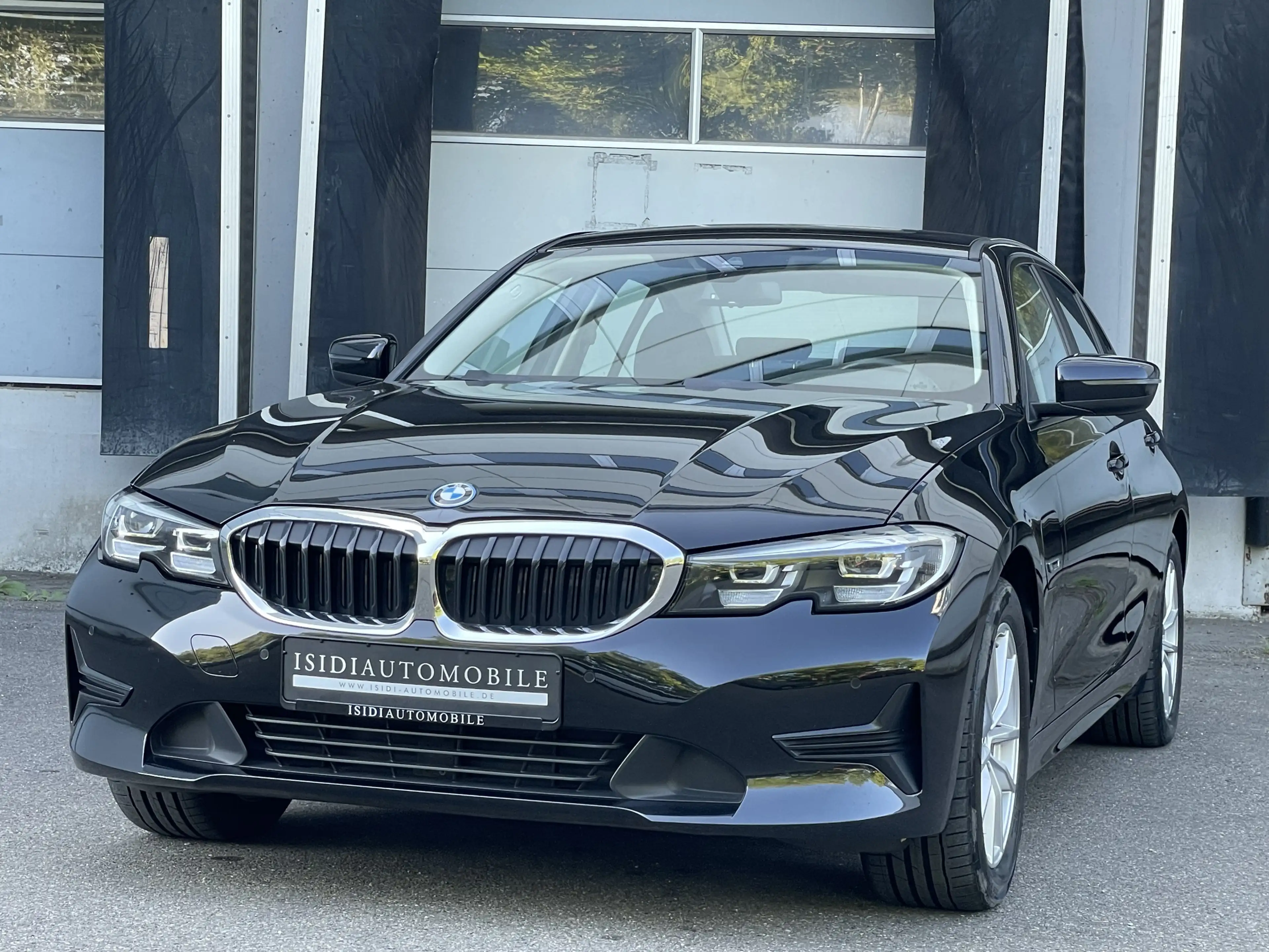BMW 320 e Advantage LED Live-Cockpit Sitzheizung PDC