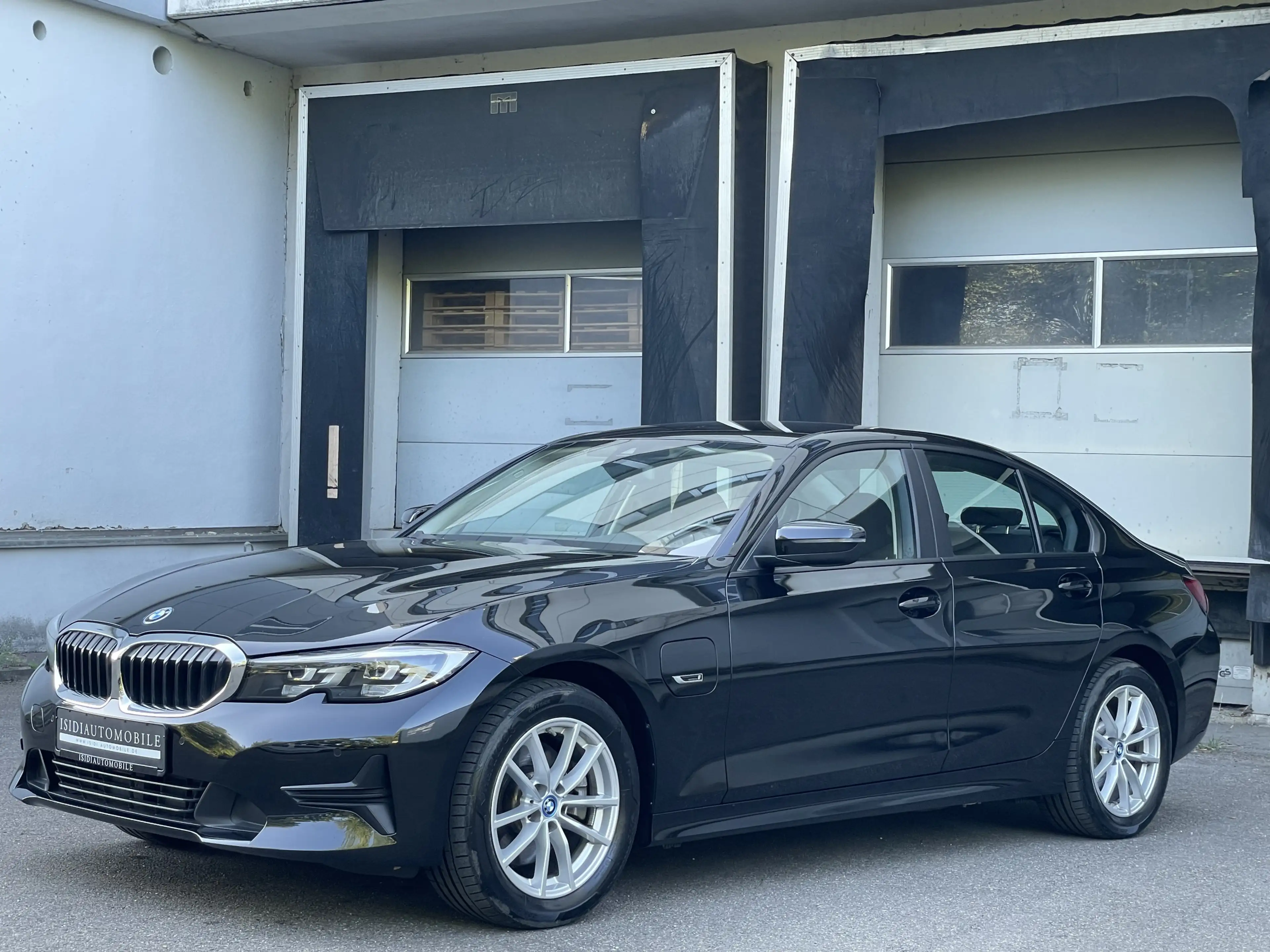 BMW 320 e Advantage LED Live-Cockpit Sitzheizung PDC — photo 2