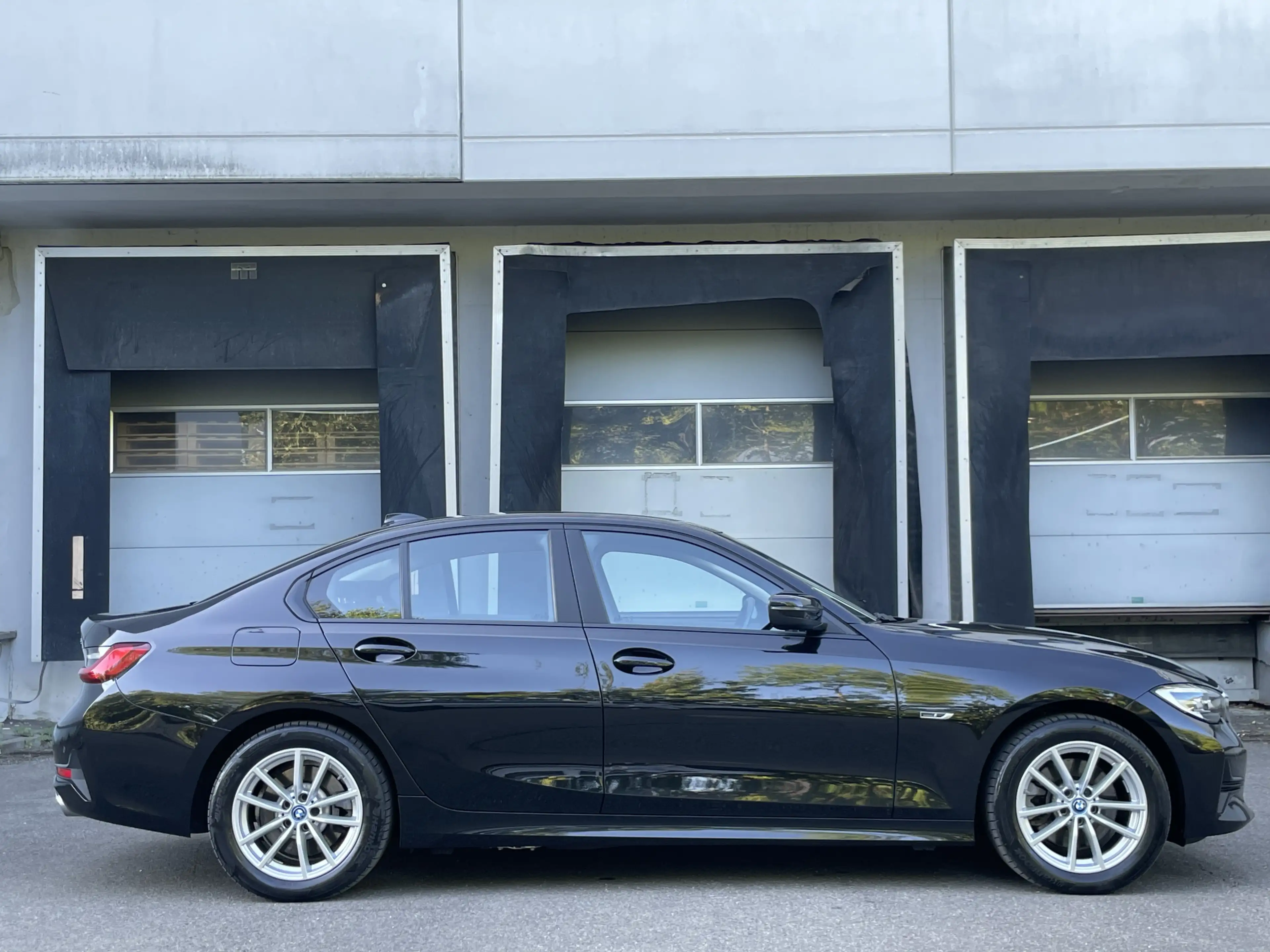 BMW 320 e Advantage LED Live-Cockpit Sitzheizung PDC — photo 7