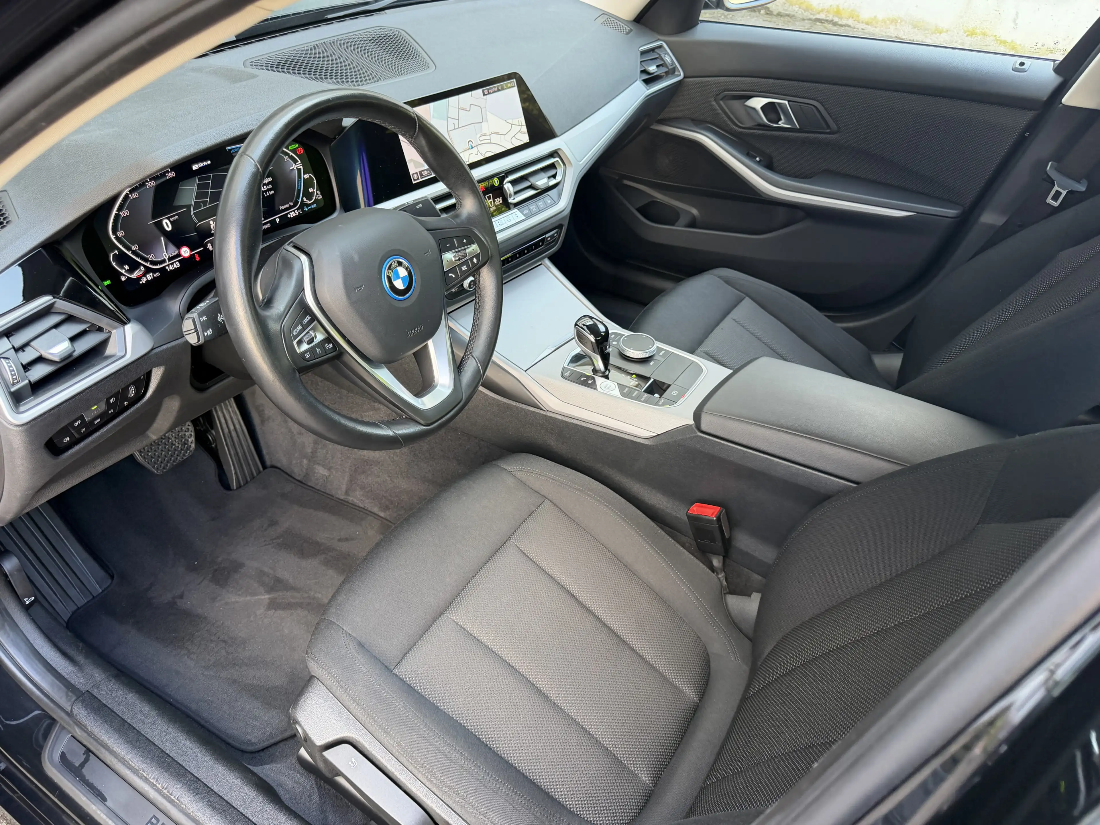 BMW 320 e Advantage LED Live-Cockpit Sitzheizung PDC — photo 12