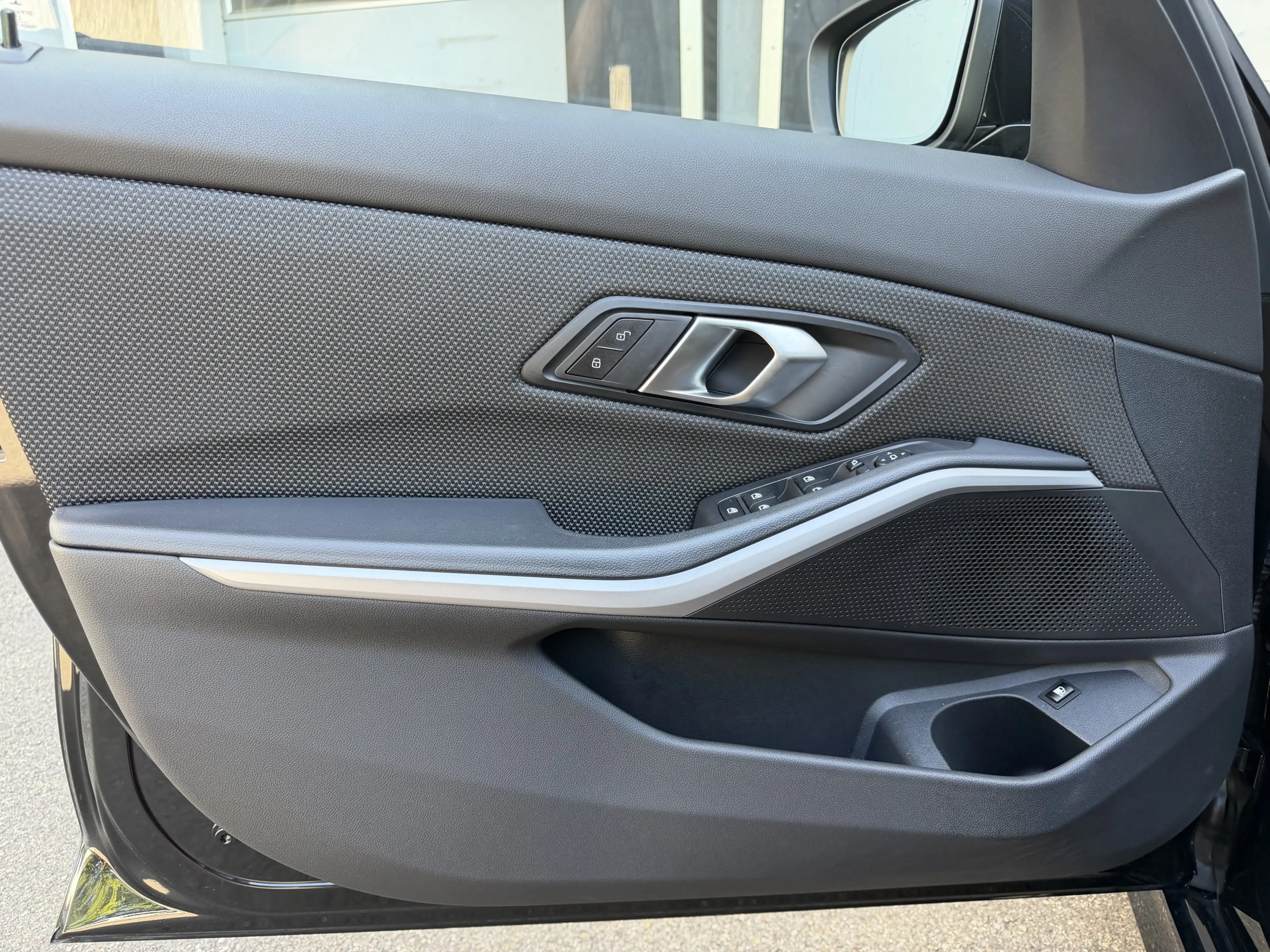 BMW 320 e Advantage LED Live-Cockpit Sitzheizung PDC — photo 11