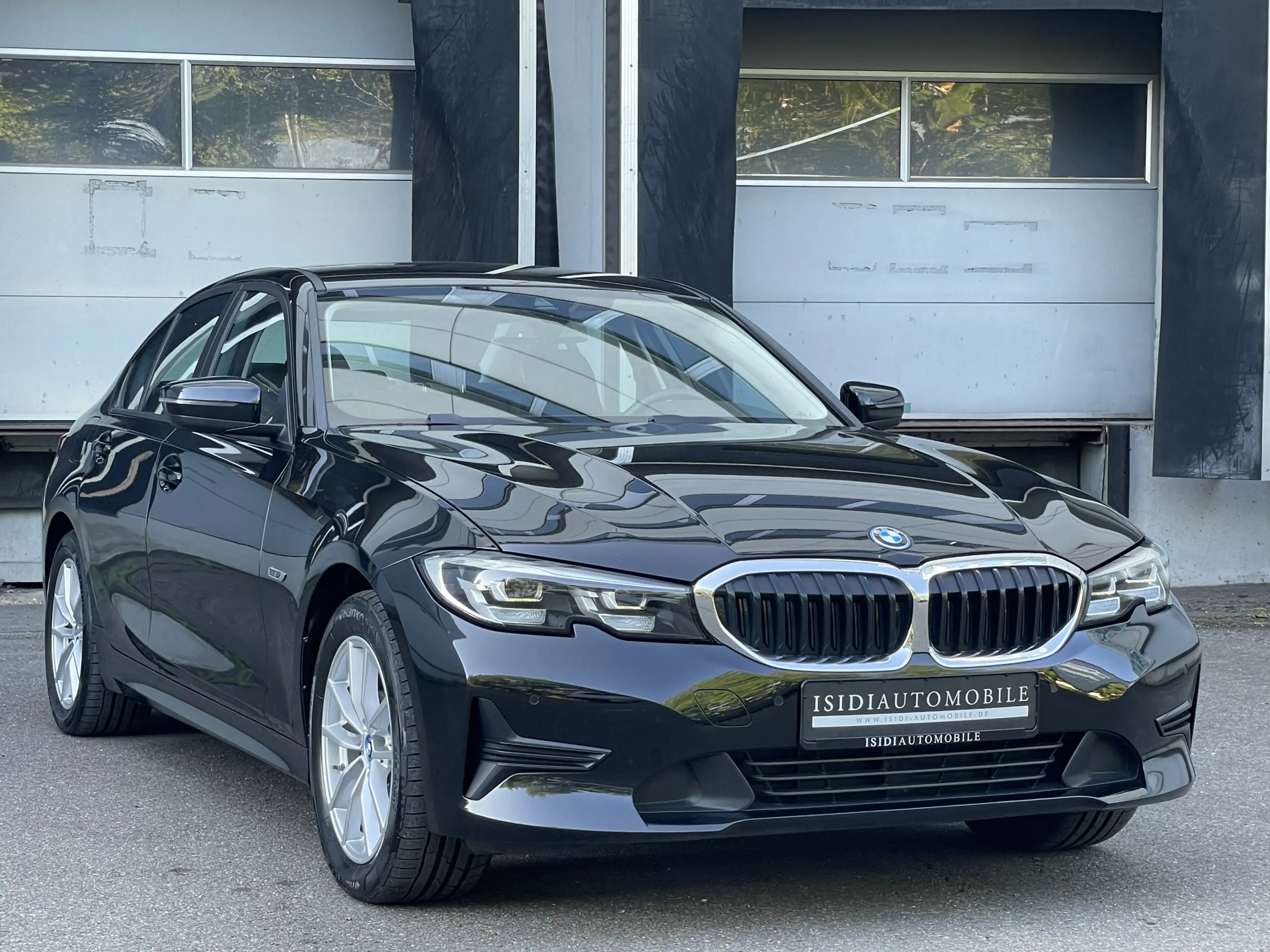 BMW 320 e Advantage LED Live-Cockpit Sitzheizung PDC — photo 9