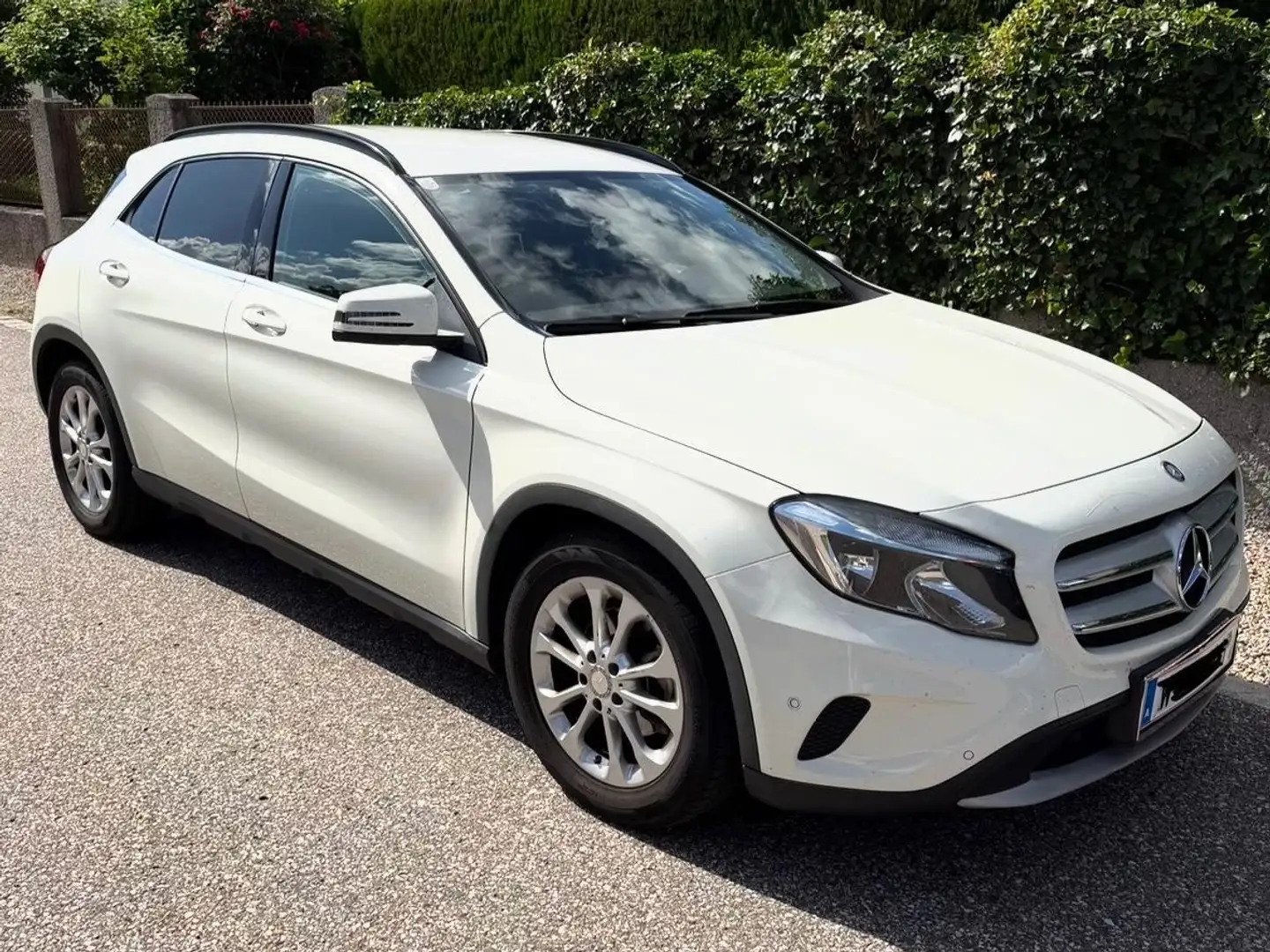 Mercedes-Benz GLA 200 GLA 200 d 4MATIC Aut. Weiß - 2
