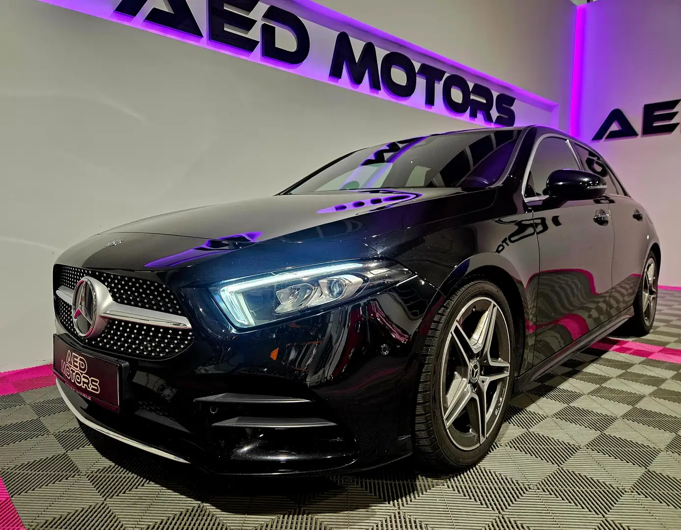 Mercedes-Benz A 180 A 180 AMG PAKET Schwarz - 1
