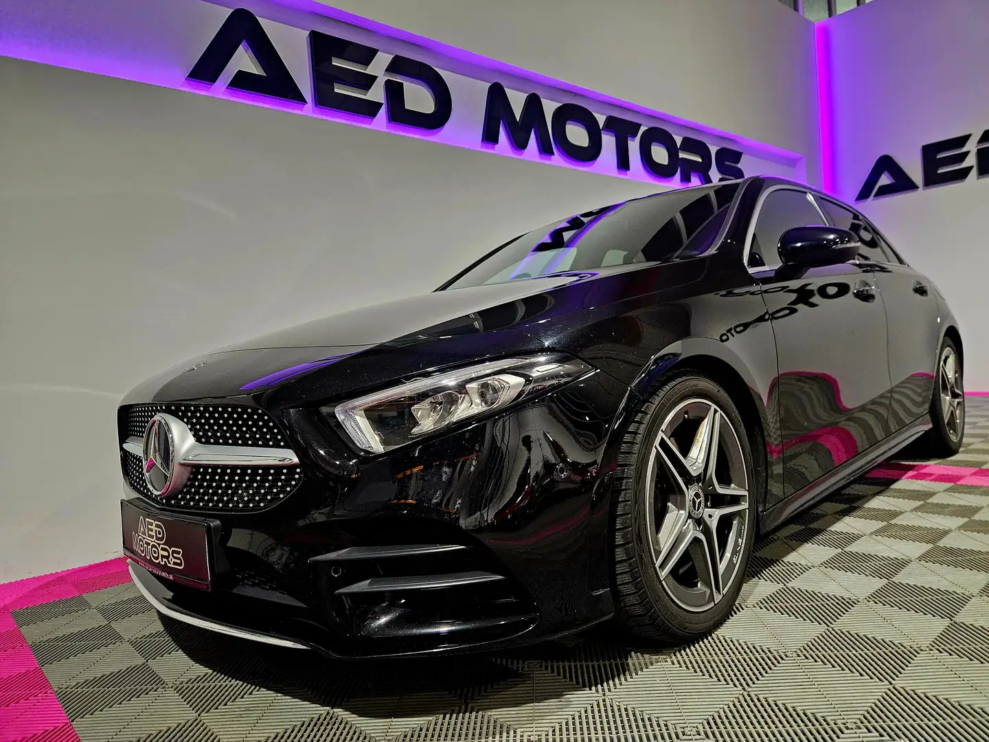 Mercedes-Benz A 180 A 180 AMG PAKET Schwarz - 2