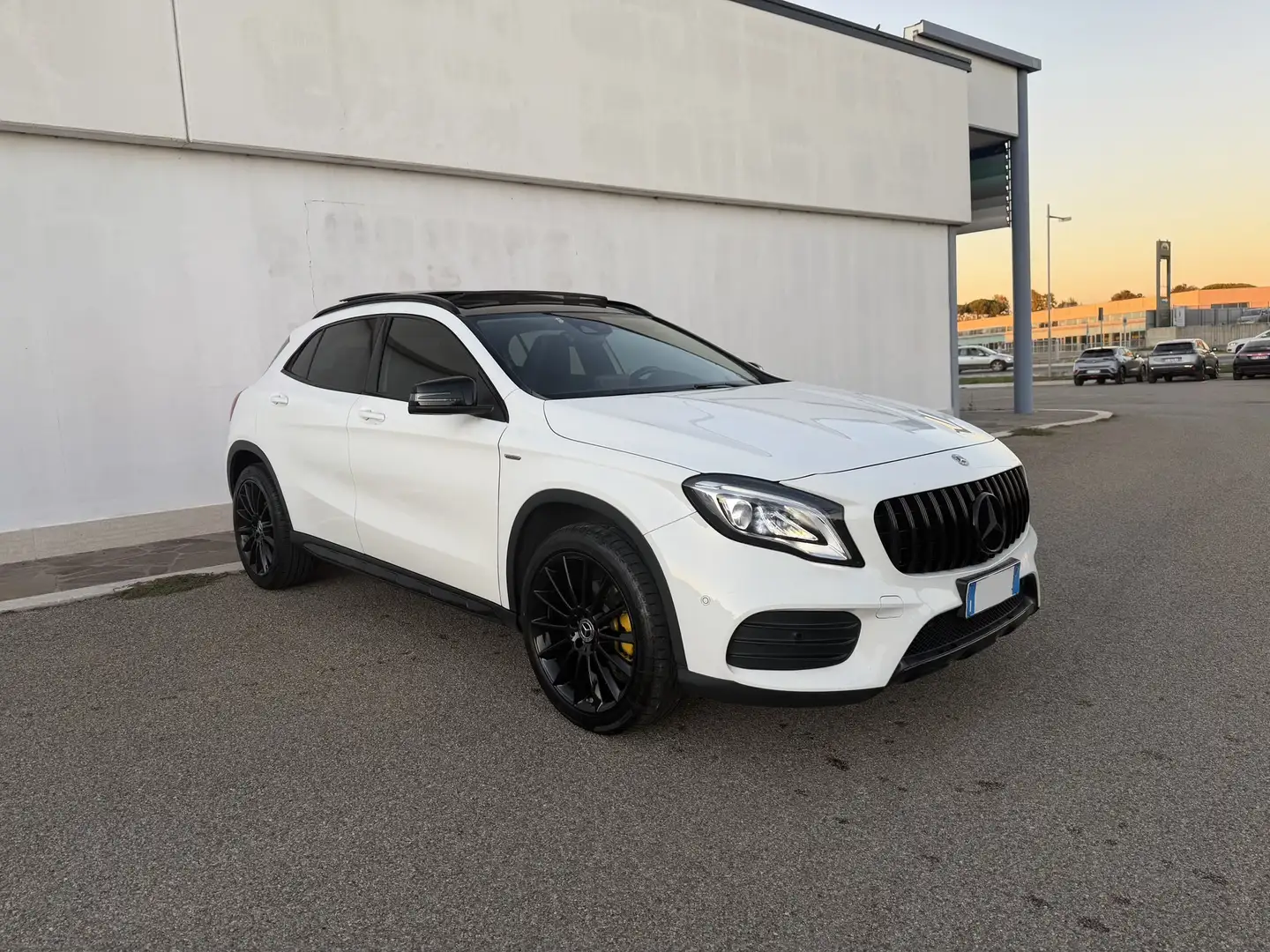 Mercedes-Benz GLA 200 d Night Edition 4matic auto TETTO MEMORIE - 2