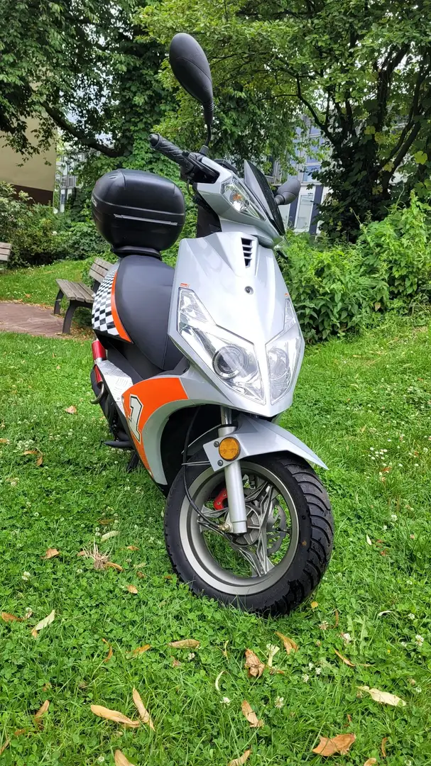 Generic XOR 50 Stříbrná - 1
