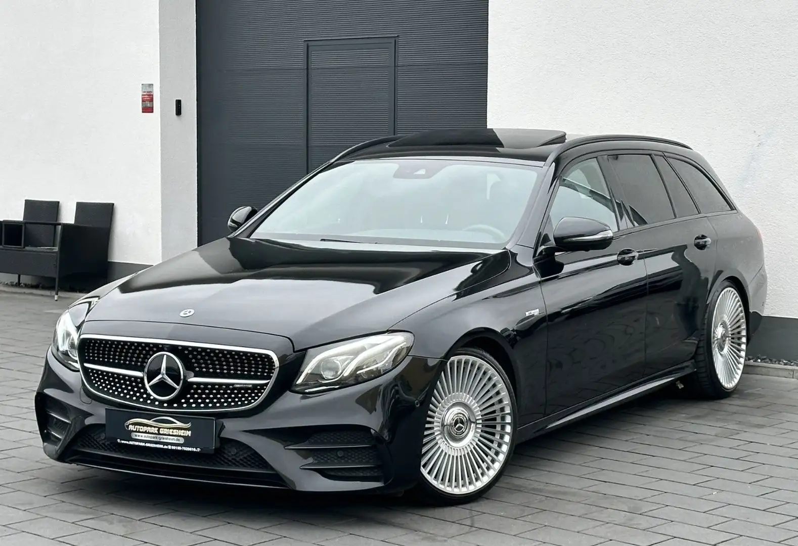 Mercedes-Benz E 43 AMG 4Matic*Widescreen*S-DACH*360°*AIR*Night Schwarz - 1