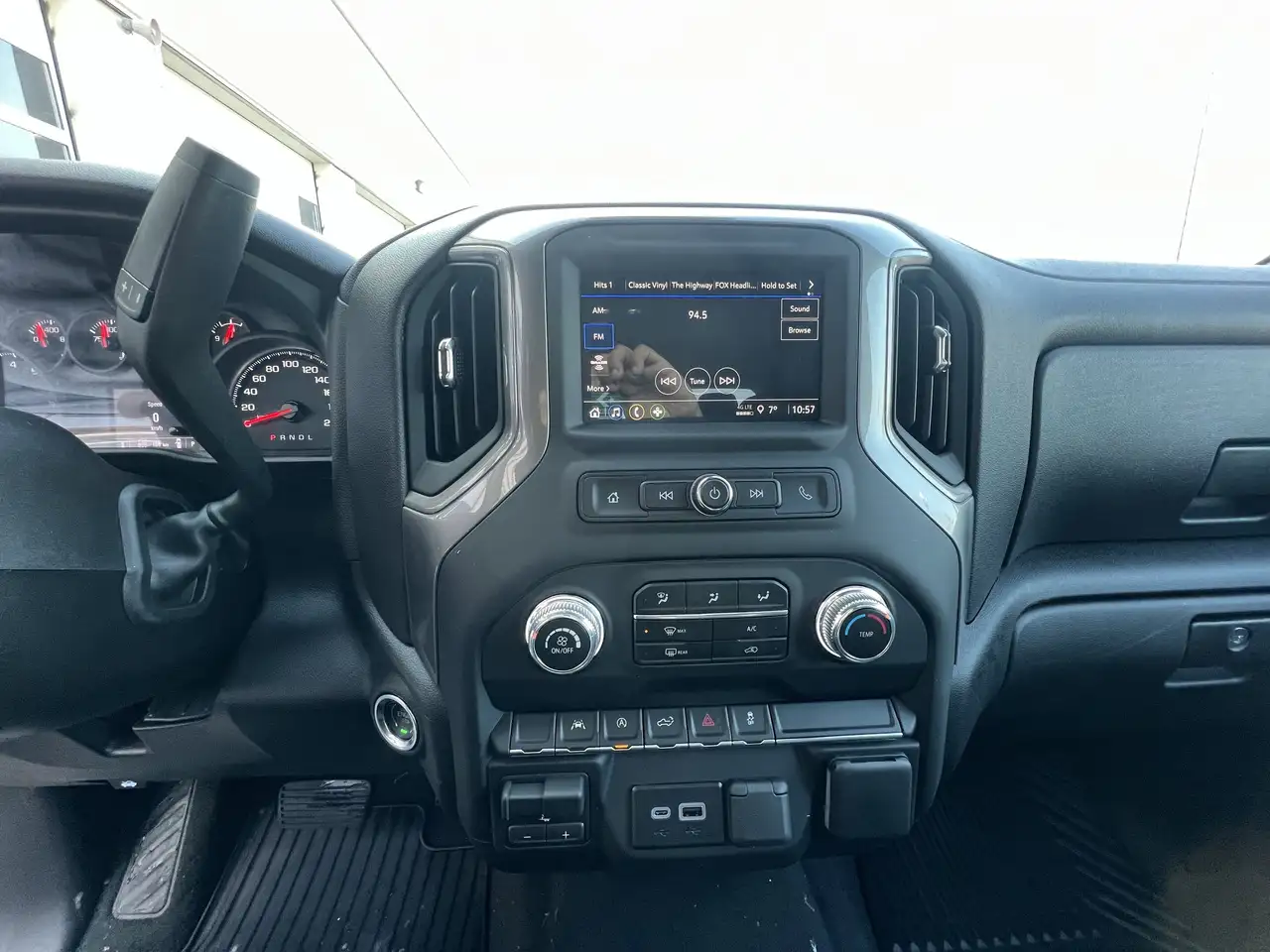 GMC Sierra 1500 снимка GMC Sierra 1500