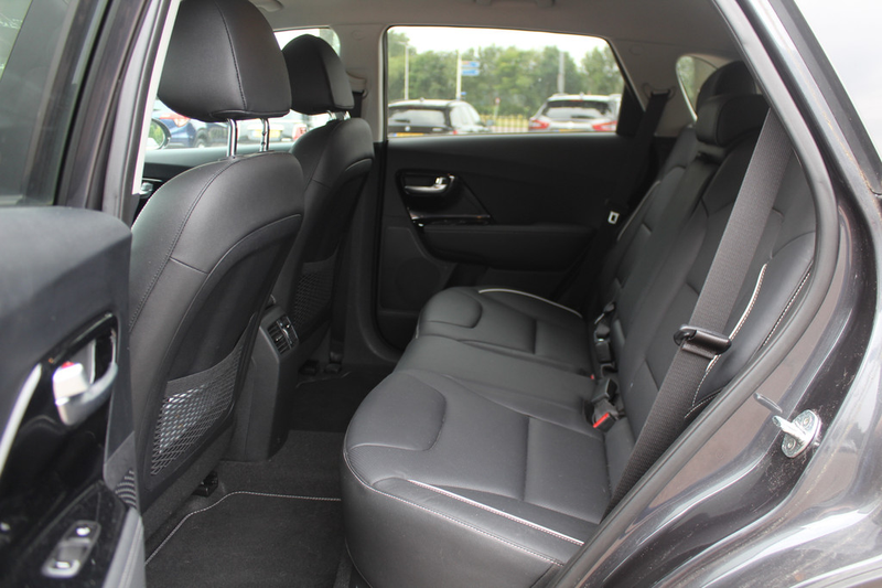 Kia e-Niro ExecutiveLine 64 kWh / Camera / Leder / Keyless / — photo 12