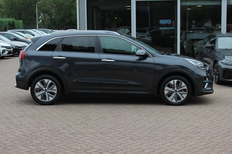 Kia e-Niro ExecutiveLine 64 kWh / Camera / Leder / Keyless / — photo 6
