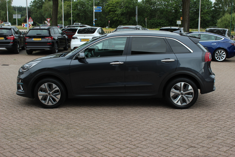 Kia e-Niro ExecutiveLine 64 kWh / Camera / Leder / Keyless / — photo 8