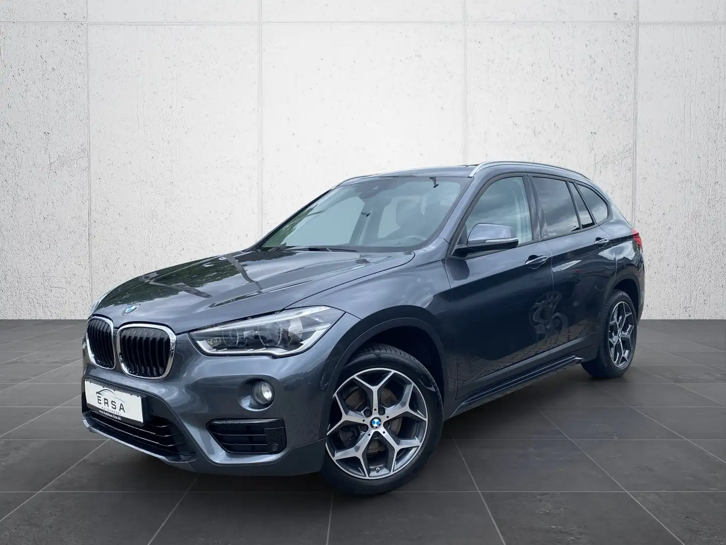 BMW X1 xDrive18 d SportLine Aut.*Driv.AssistPlus*HUD*LED* Grau - 1