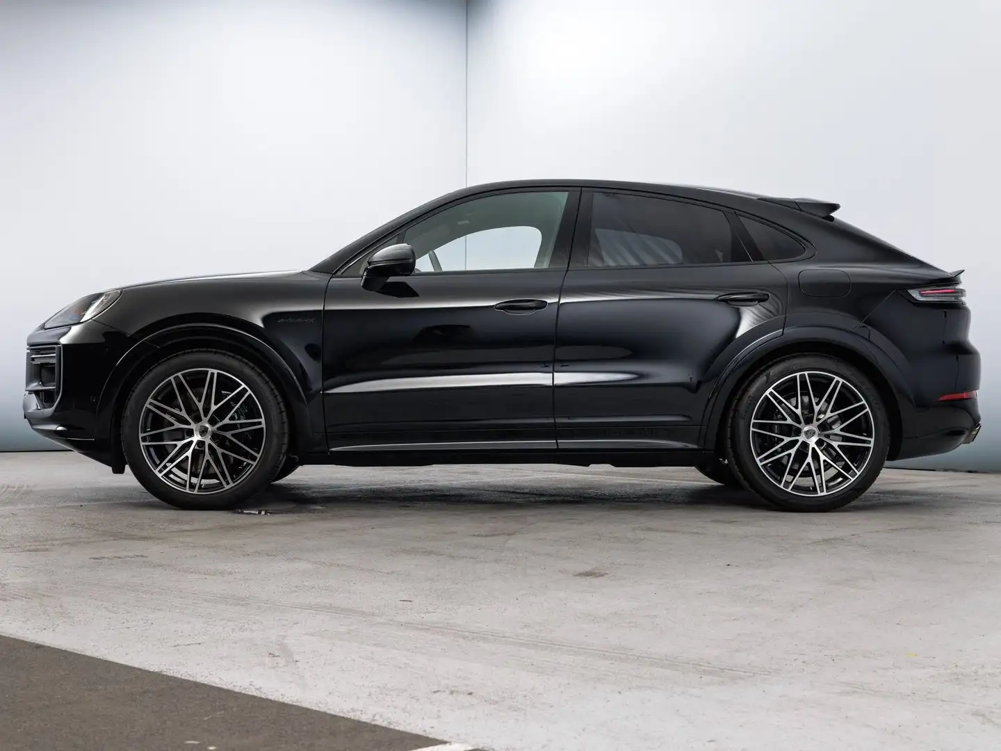 Porsche Cayenne Turbo E-Hybrid Coupé Schwarz - 2
