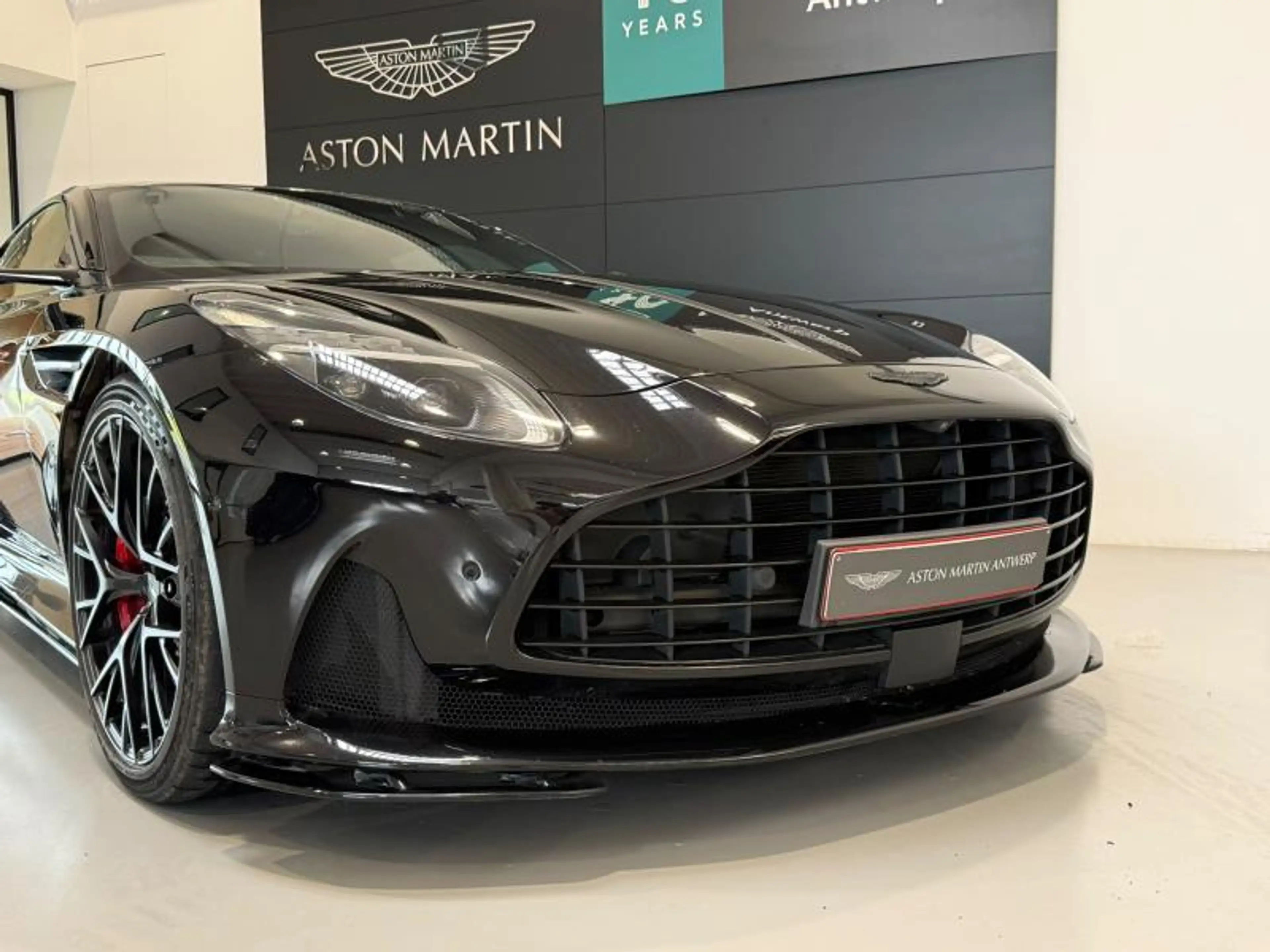 Aston Martin DB12 DB12 Coupe — photo 15