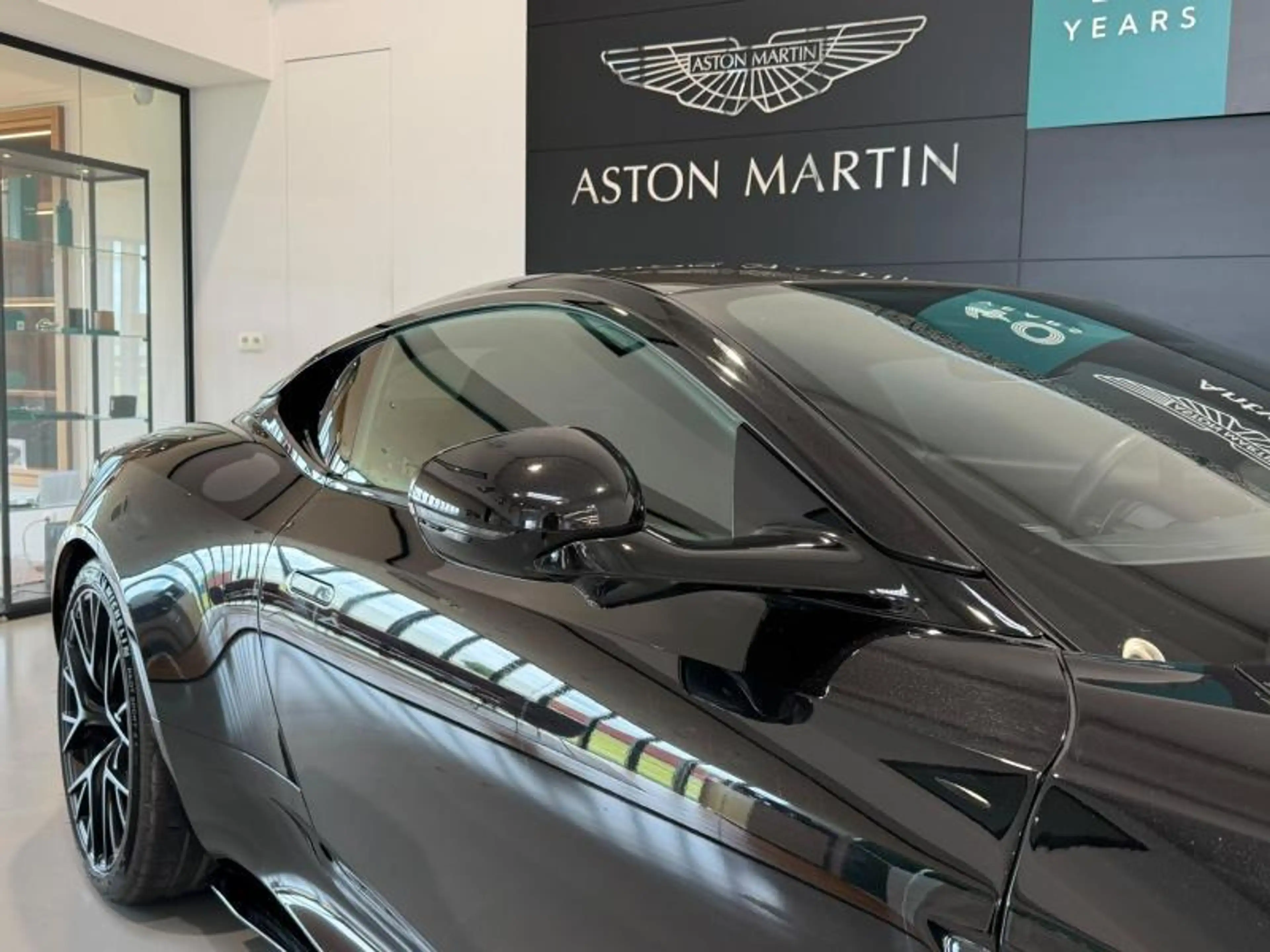 Aston Martin DB12 DB12 Coupe — photo 12