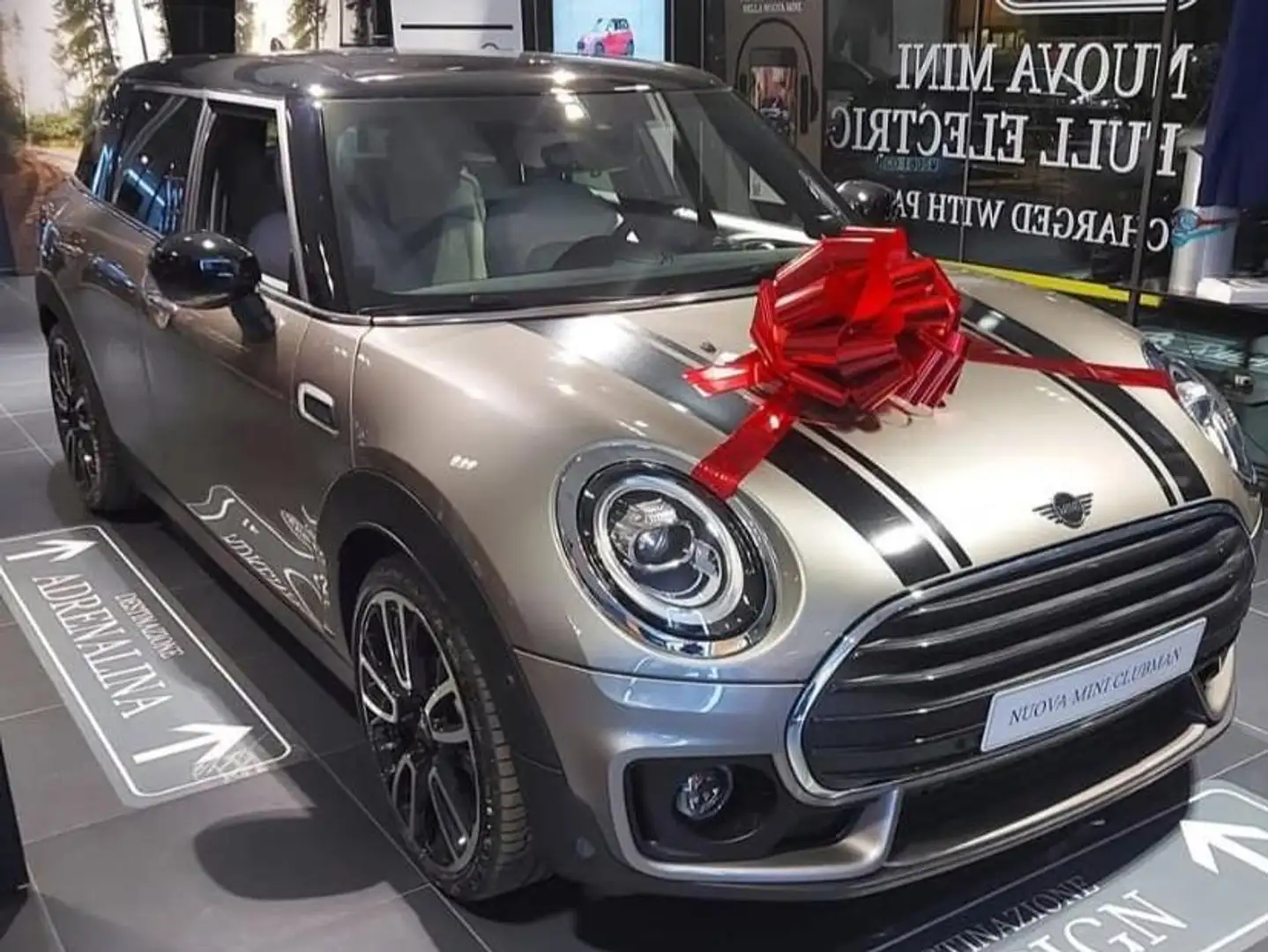 MINI Cooper D Clubman Mini IV F54 2019 Clubman 2.0 Essential auto Argento - 1