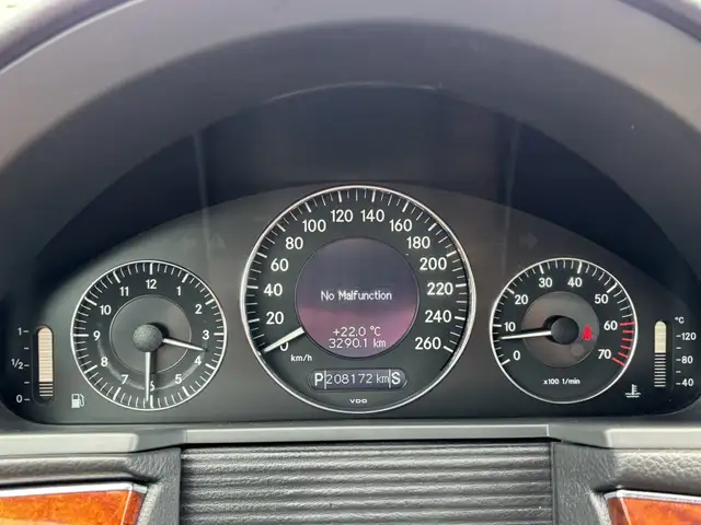 Mercedes-Benz E-Class view 13