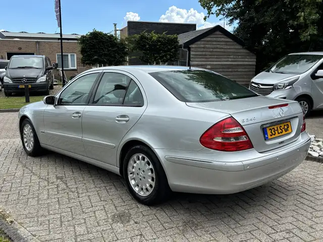 Mercedes-Benz E-Class view 6