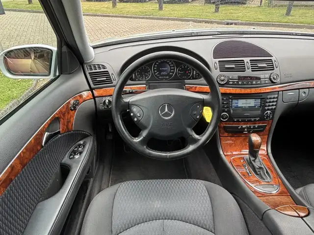 Mercedes-Benz E-Class view 10