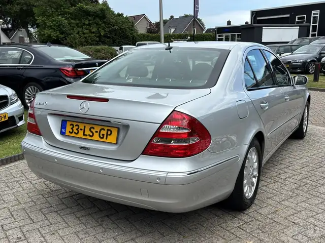 Mercedes-Benz E-Class view 5