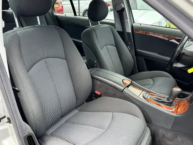 Mercedes-Benz E-Class view 12