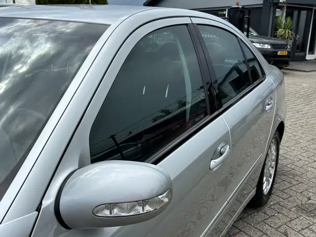 Mercedes-Benz E-Class view 9