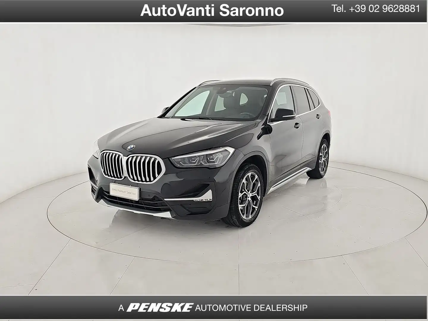 BMW X1 X1 sDrive18d xLine Plus Zwart - 1