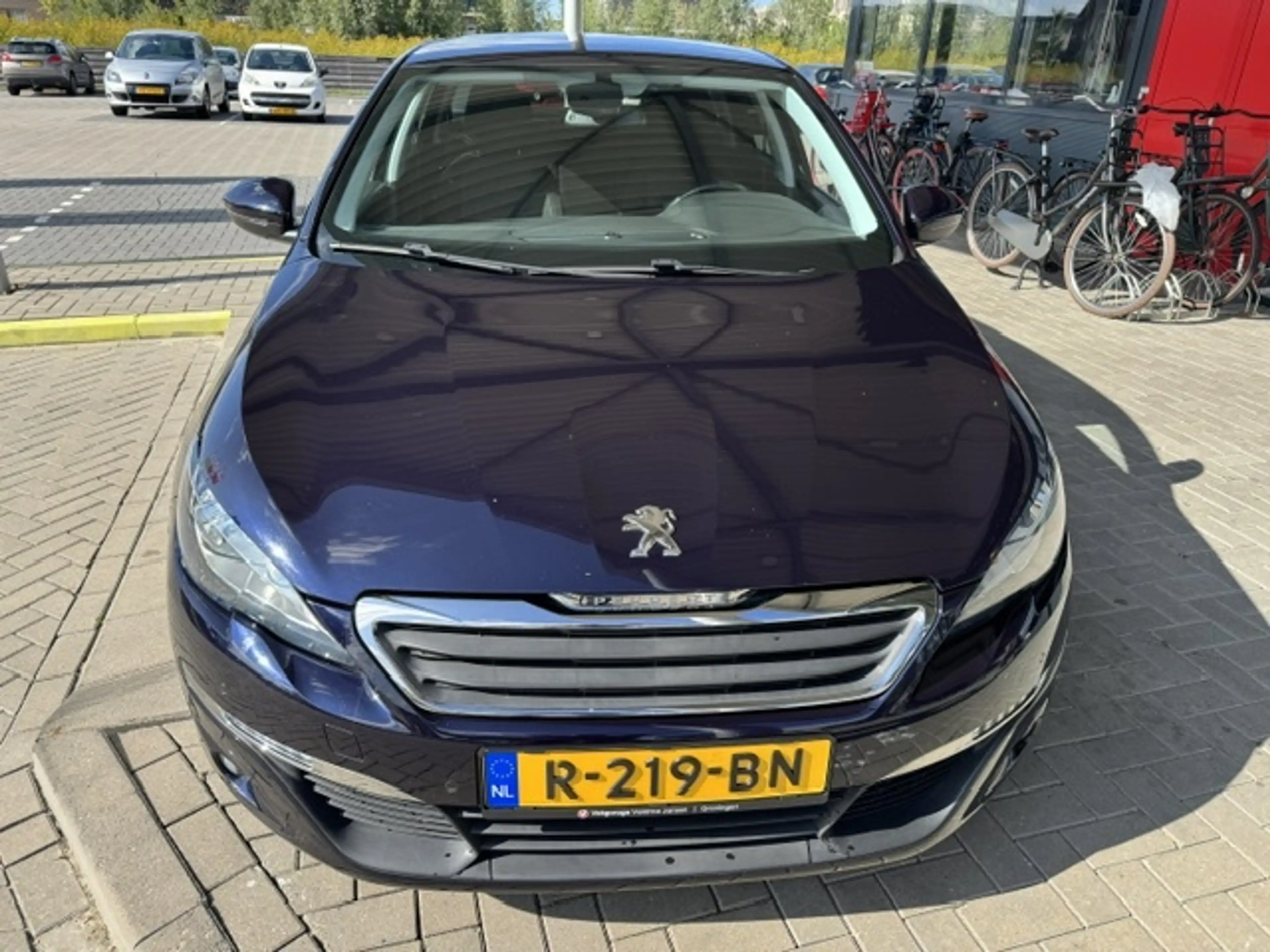 Peugeot 308 SW 1.2 PT ACTIVE — photo 4