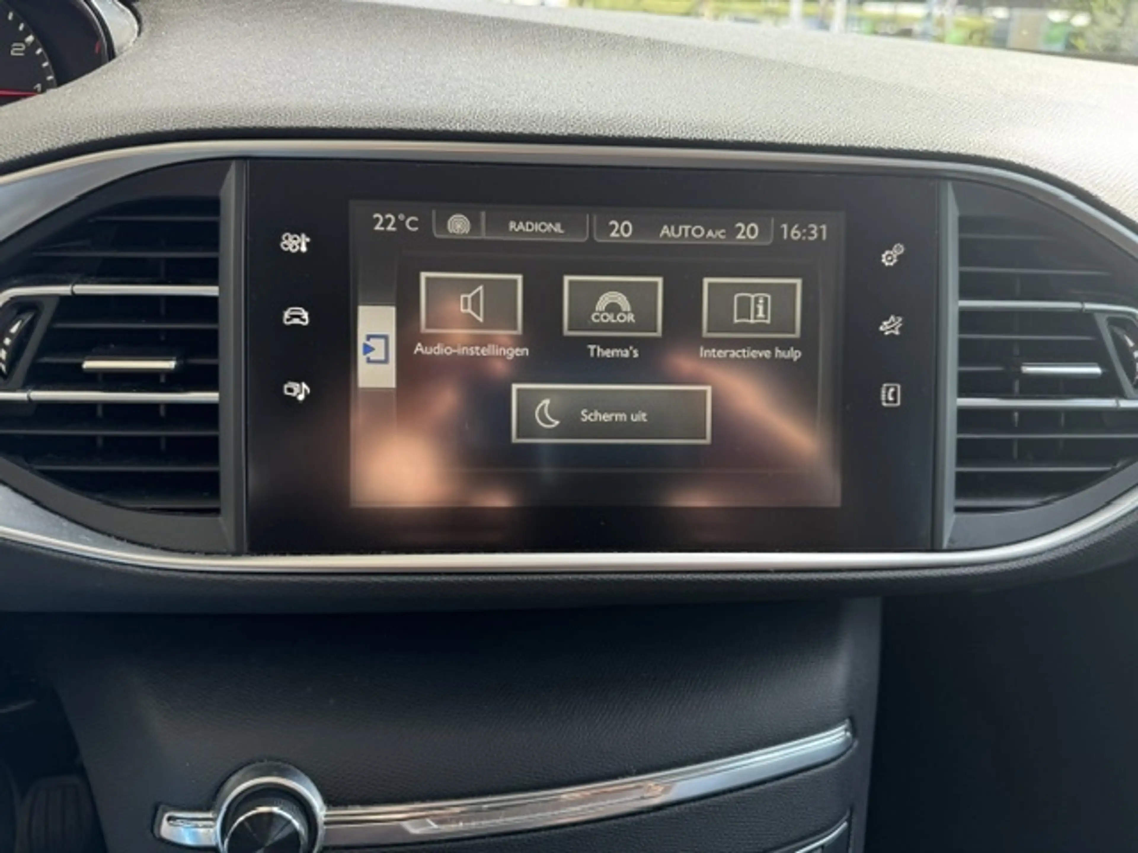 Peugeot 308 SW 1.2 PT ACTIVE — photo 15
