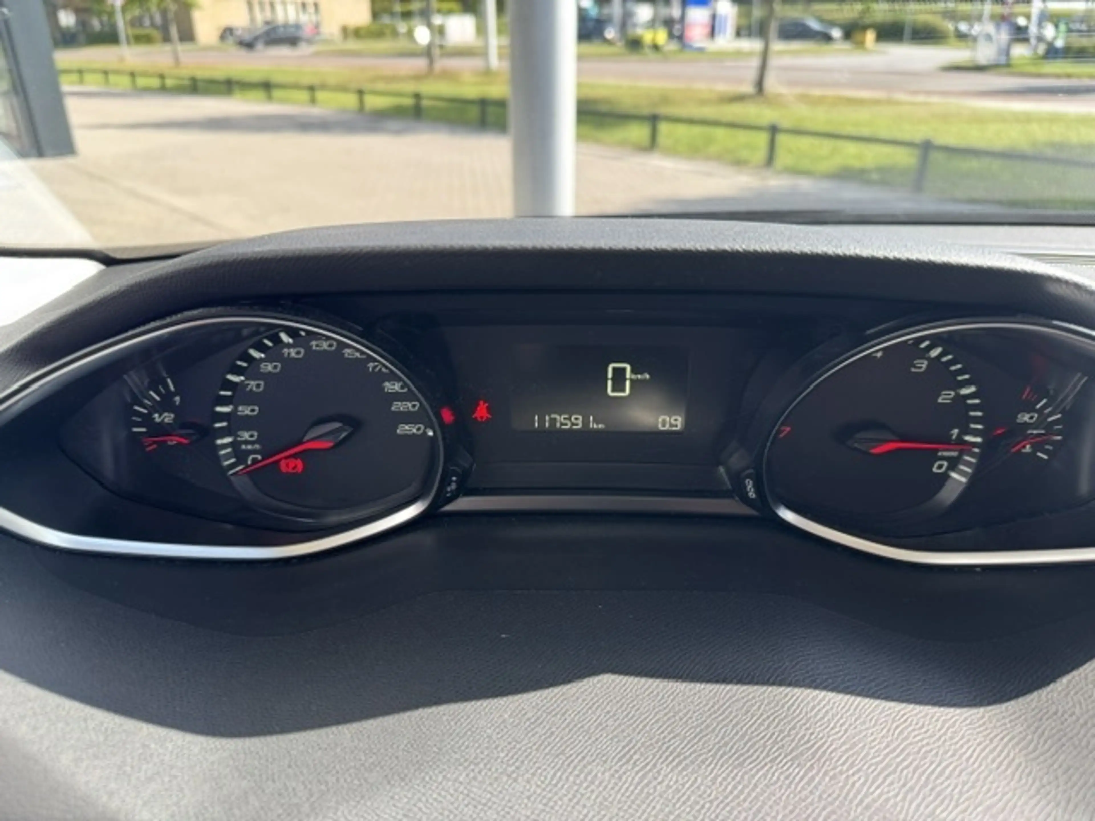 Peugeot 308 SW 1.2 PT ACTIVE — photo 11