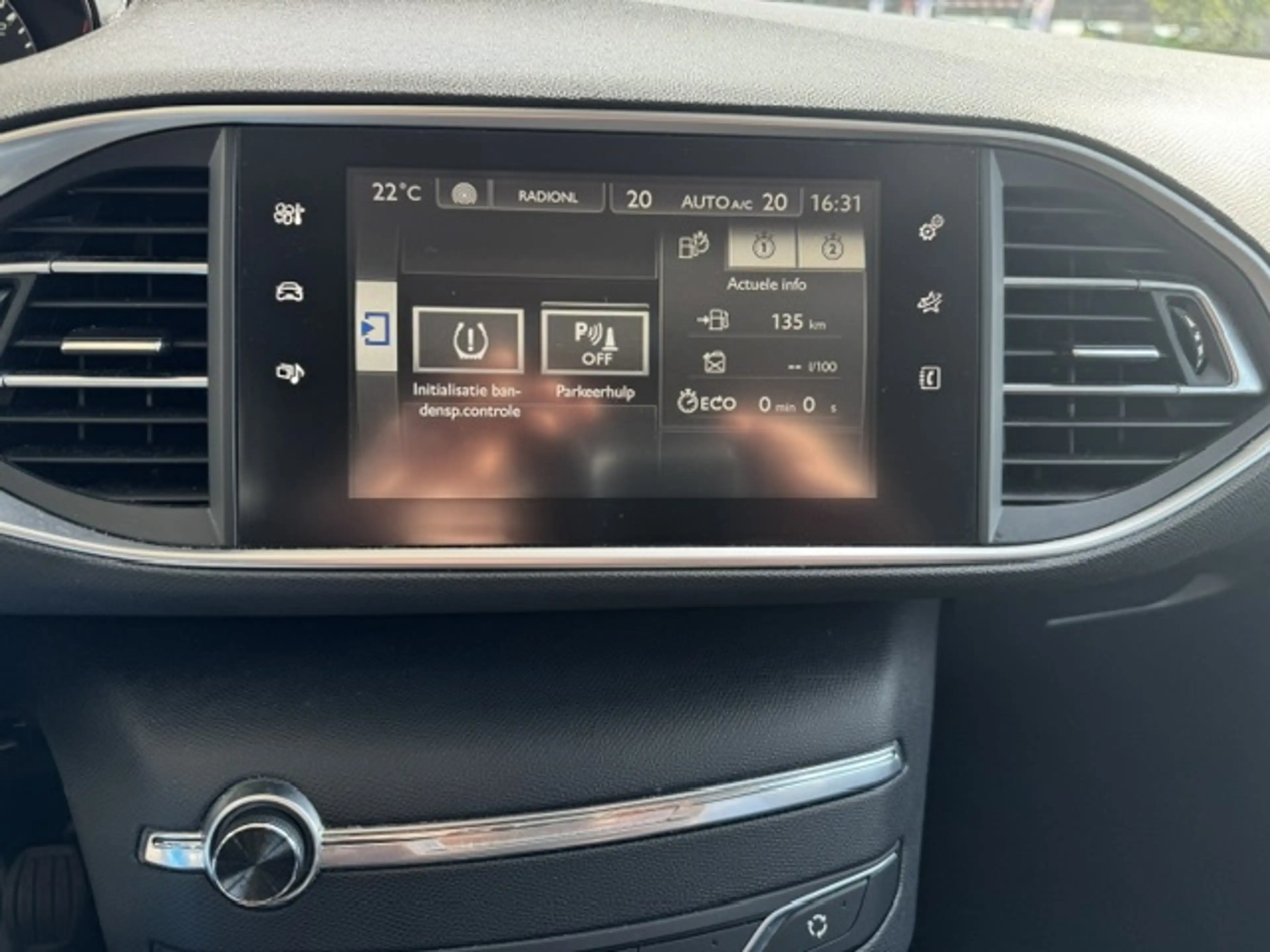 Peugeot 308 SW 1.2 PT ACTIVE — photo 14